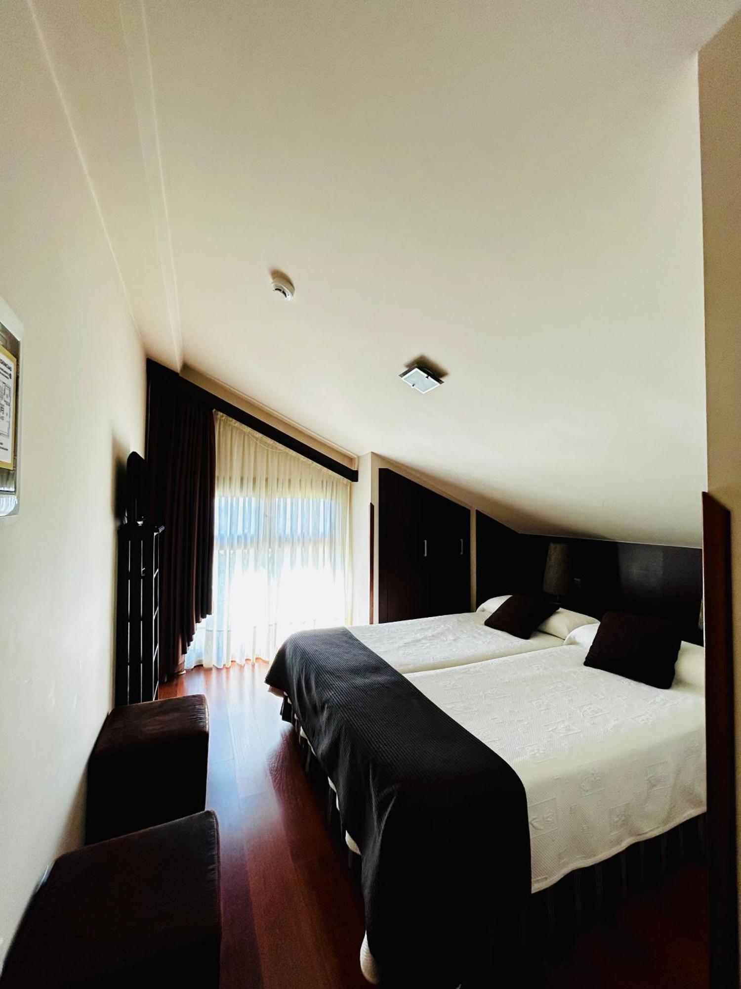 Apartamentos Rurales L'Arquera Llanes Buitenkant foto