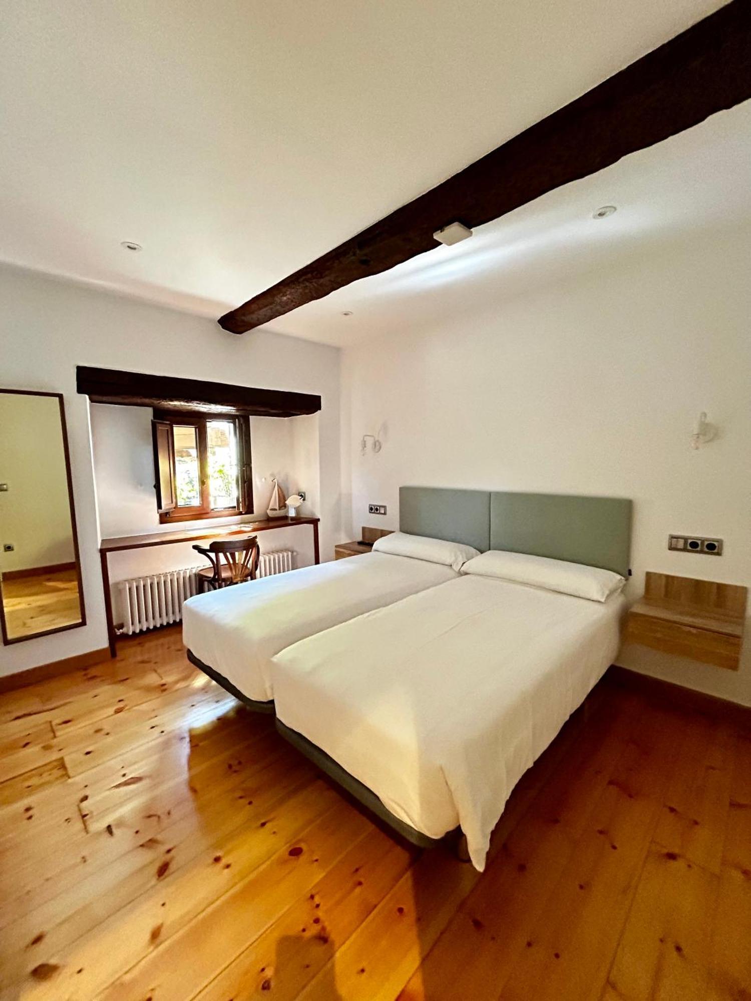 Apartamentos Rurales L'Arquera Llanes Buitenkant foto