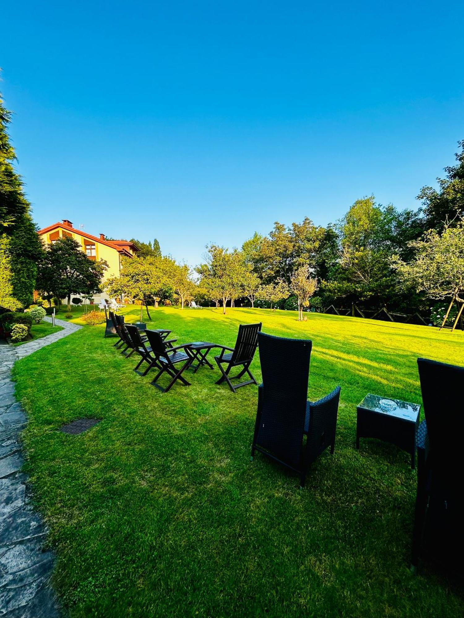 Apartamentos Rurales L'Arquera Llanes Buitenkant foto